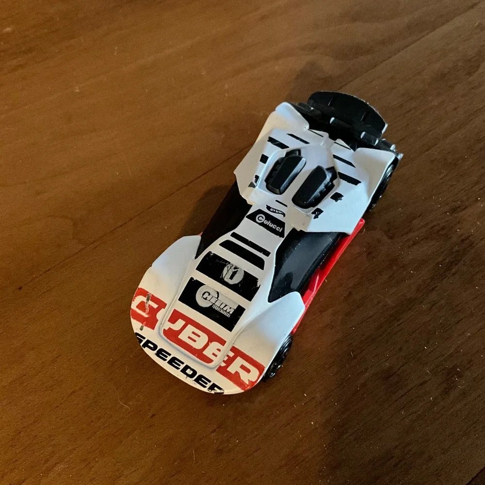 Cyber Speeder‎ Hot Wheels 2017 Diecast Toy Car Colucci Racing Collectible